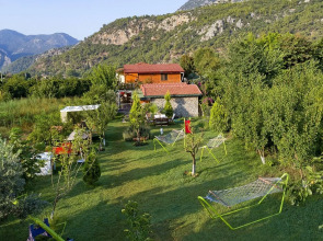 Bed&Breakfast Flora Pansiyon