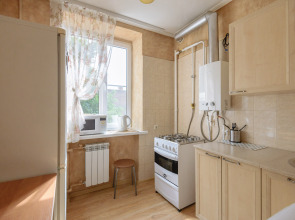 Апартаменты Комфортная Уютная 2-Комнатная Квартира в Центре с Парковкой