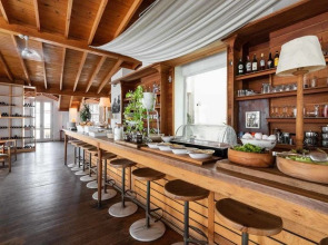 Adahan DeCamondo Pera, Autograph Collection