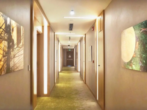 Отель Holiday Inn & Suites Saigon Airport