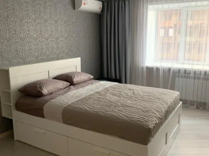 Ryadom s aeroportom Tolmacheva Flat