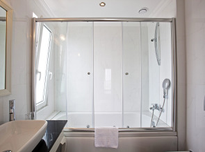 Отель Aren Suites