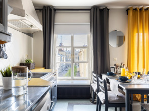 Апартаменты Двухуровневые Little Italy 140 кв.м с видом на собор