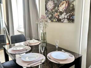 Апартаменты UraganApart с Шикарным Видом рядом с Парком Горького