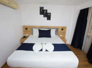 Отель Golden Street