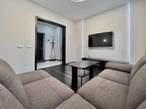 Апартаменты Прекрасная Двухкомнатная Квартира с Видом на Главный Проспект