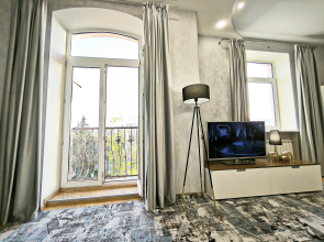 Апартаменты Центр Легендарный Дом под Шпилем | Огромная Трёшка