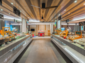 Отель Holiday Inn Resort Phuket Karon Beach by IHG