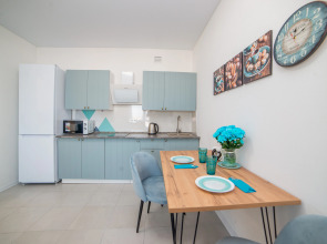 Апартаменты Хуторская 1к2