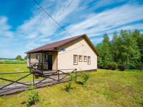 Na Beregu Ozera Plescheevo 57a Private house