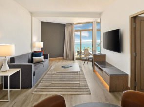 Курортный отель JA The Resort - JA Beach hotel