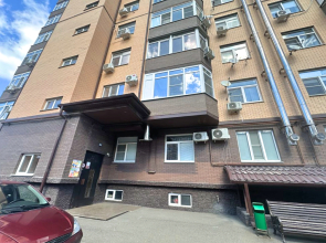 Апартаменты Чкалова 37 на четвертом этаже с лоджией