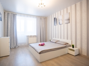 Apartamenty bol'saa dvuhkomnatnaa kvartira na pateryh