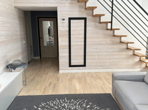 Апартаменты с двумя спальнями в частном доме