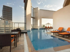 Hotel Ramada by Wyndham Abu Dhabi Corniche