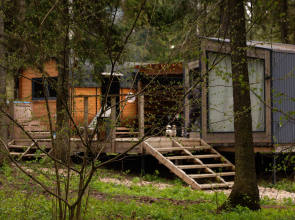 Panoramny Dom V Lesu Na Zhivopisnoy Ulitse Chalet