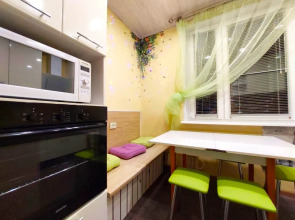 Квартира Трехкомнатная Недалеко от Метро Пражская