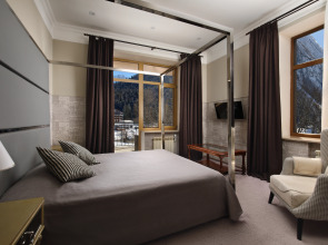 Домбай Пэлас