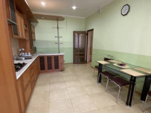 Апартаменты Элитная трехкомнатная квартира