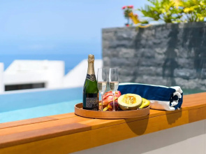 Penthouse Aquasuites Apartments