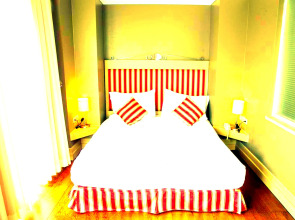 Отель Faros Old City