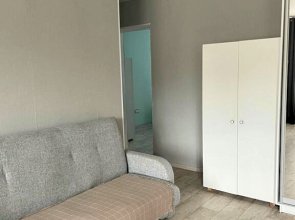 Апартаменты Двухкомнатная квартира не далеко от центра