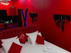 Love Hotel Flat