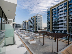 Апартаменты Modern studio in Azizi Riviera