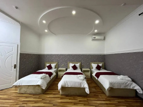 Отель HOME ALONE