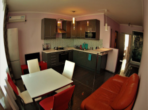 Апартаменты Жданова 7/33