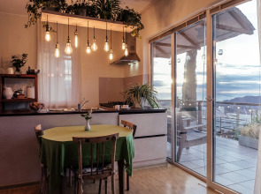 Вилла Дом с Кипарисами