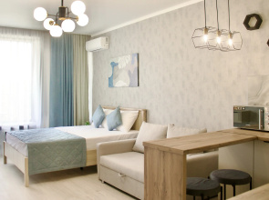 S basseynom u morya Apartment