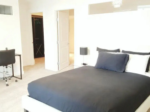 Fastlane Suites Apartments