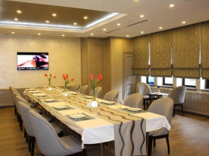 Отель Ramada by Wyndham Bishkek Centre