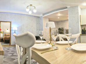 Апартаменты Карла Макса 8