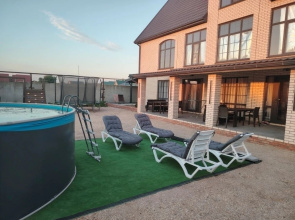 5 Apartments