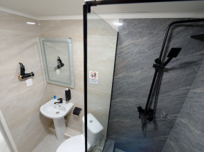 Отель Grand Aura