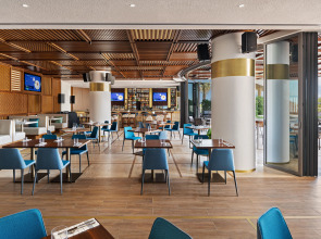 Курортный отель JA The Resort - JA Lake View