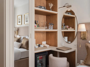 Отель Delita City