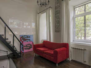 Flat Dvukhurovnevaya V Tsentre Goroda
