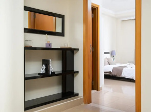 Апартаменты Welcome Home in Marina Crown 1 Спальня с Балконом