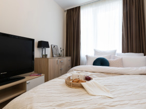 Апартаменты Life Apartments на 10 этаже ЖК Спутник