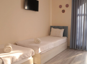 Отель Ideal Best Tour