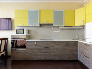 Апартаменты с 3 спальнями на Моисеенко 5 - 8 человек