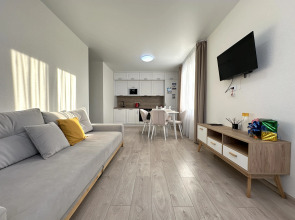 Апартаменты Элитные на берегу реки Тура с видом на Мост Влюбленных