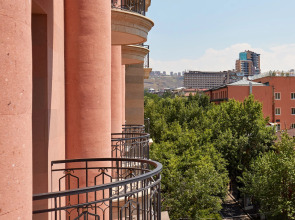 The Alexander, a Luxury Collection Hotel