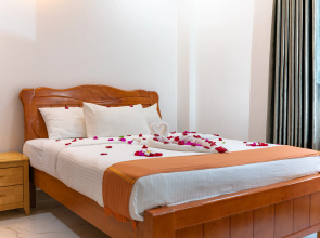 White Beach Holiday Hotel
