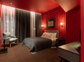 Апартаменты Red room в NikolaevBuilding