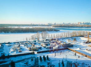 Большая Однокомнатная Квартира с Видом на Реку и Новым Ремонтом