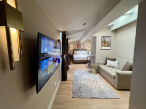 Отель Weingart Suites